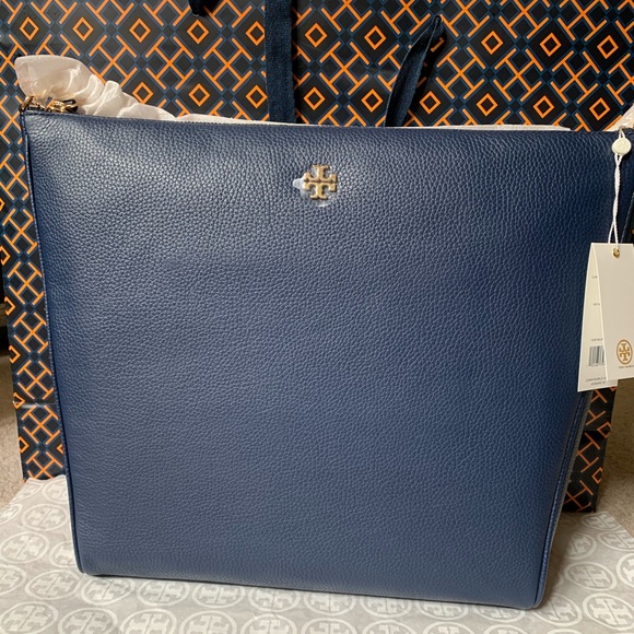 Tory Burch Handbags - Tory Burch Carter Slouchy Hobo Tote Bag Royal Navy